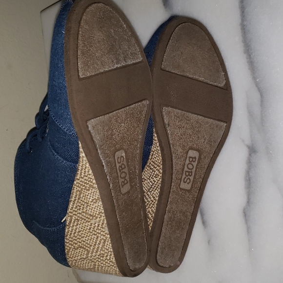 Bob's - Picture 6 of 7